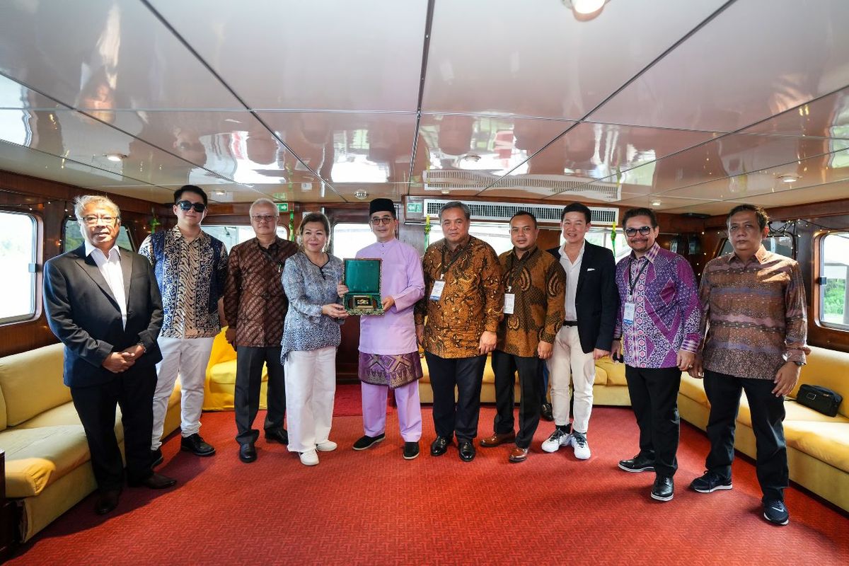 Delegasi Association of Southeast Asian Nations-Business Advisory Council (ASEAN-BAC) yang dipimpin Ketua ASEANBAC Arsjad Rasjid dalam kunjungan ke Brunei Darussalam beberapa waktu lalu.
