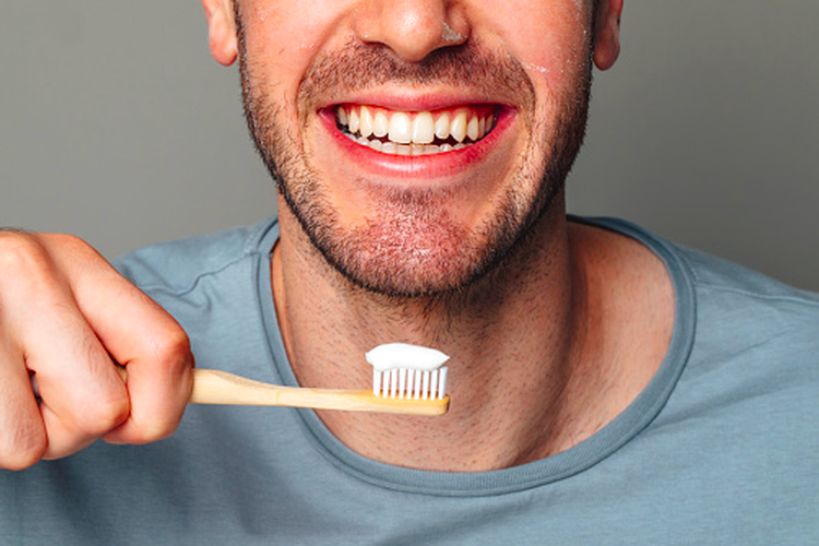Ilustrasi menyikat gigi