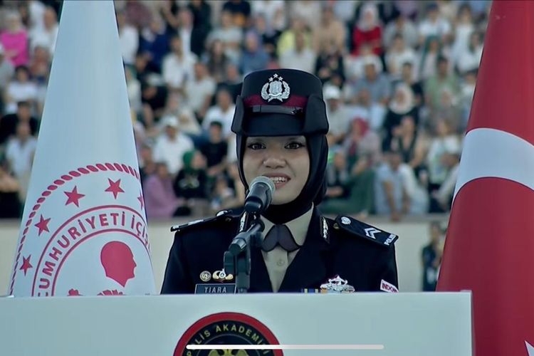 Polisi Wanita asal Pasuruan, Jawa Timur,  Briptu Tiara Nissa Zulbida maju mewakili seluruh peserta didik Internasional yang datang dari 16 negara. 
