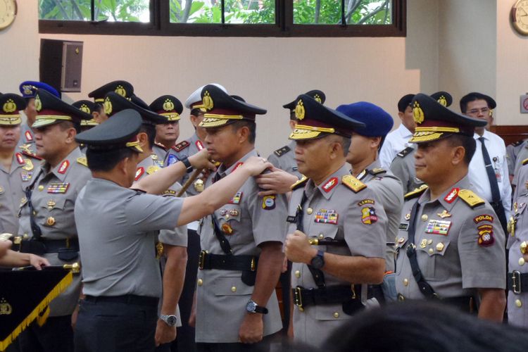 Ilustrasi polisi. Urutan pangkat polisi dan gajinya (Kepangkatan Polisi)