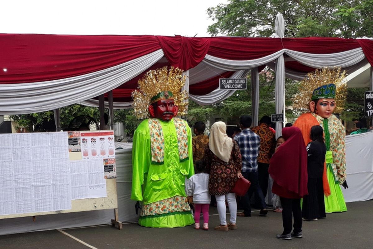 Tampak dari depan TPS 01 kecamatan Bekasi Selatan, Pekayon Jaya, Kota Bekasi