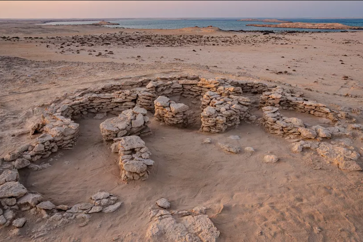  Sisa-sisa struktur bangunan Neolitikum dari batu yang ditemukan di Uni Emirat Arab 