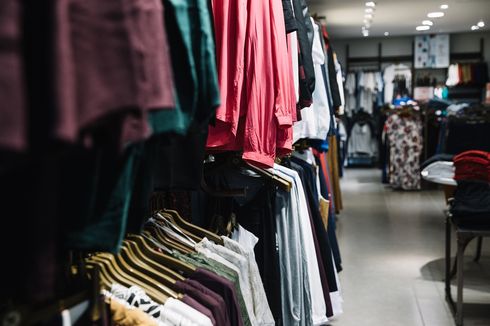 Peluang Bisnis Baju Distro dan Tips untuk Memulainya agar Ramai Dikunjungi Anak Muda