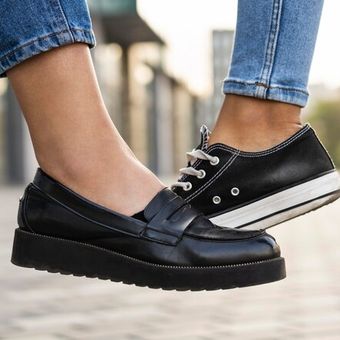 Ilustrasi sepatu
