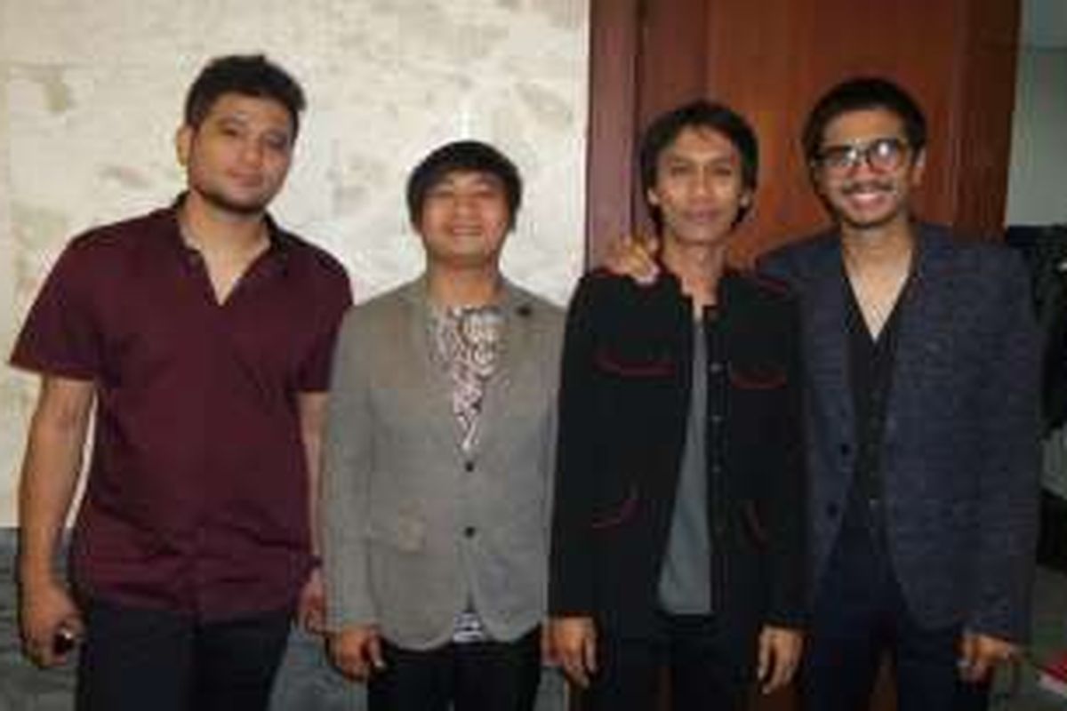 Grup band Sheila on 7 saat diabadikan di Jakarta Convention Centre, Senayan, Jakarta, Rabu (11/1/2017).