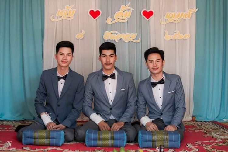 Tiga pria di Thailand memutuskan untuk menikah dalam satu ikatan pada 8 Desember di Chanthaburi, Thailand.