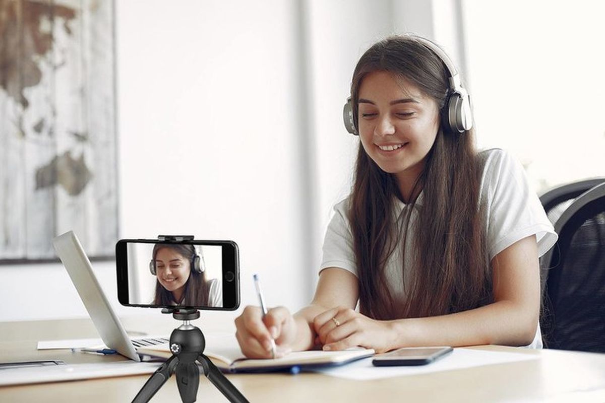 ilustrasi video conference