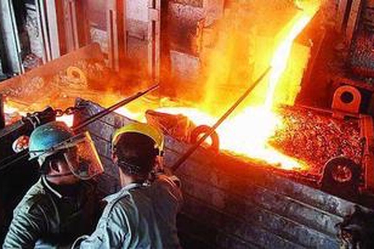 Tungku pembakaran timah untuk mengeluarkan timah cair pada proses produksi timah.