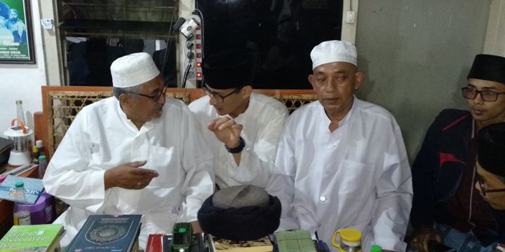 Calon Wakil Presiden (Cawapres) Nomor Urut 02, Sandiaga Salahuddin Uno, Saat Bersilaturrahim Bersama Kyai Misbah Umar, Pengasuh Pondok Pesantren Raudlatul Ulum, Sukowono, Kabupaten Jember, Jawa Timur.