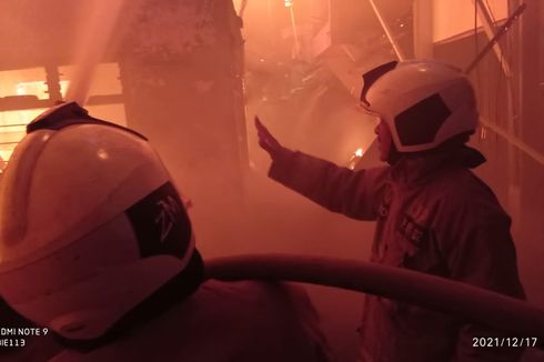 Kebakaran di Cikini, Gulkarmat Kerahkan 27 Unit Mobil Pemadam dan 135 Personil