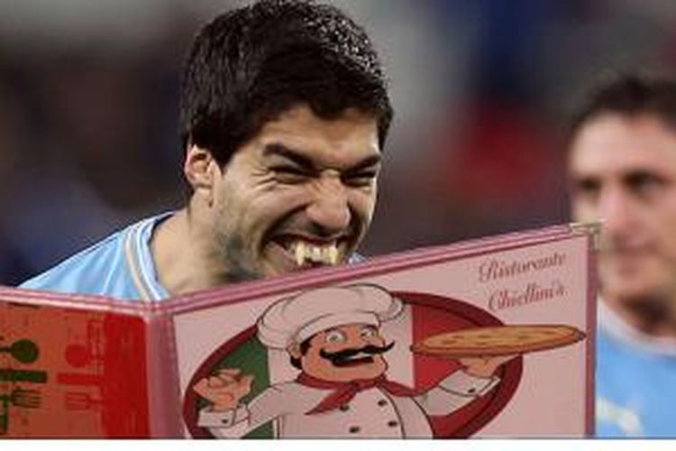 Foto meme gigitan Luis Suarez.