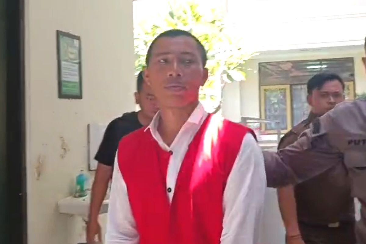 I Nyoman Sukena, saat menghadiri persidangan atas kasus pelihara landak jawa secara ilegal di Pengadilan Negeri Denpasar, pada Kamis (12/9/2024).  