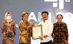 Raih Empat Penghargaan di Ajang AHI, Kementan Jadi Kementerian Terpopuler di Media Digital