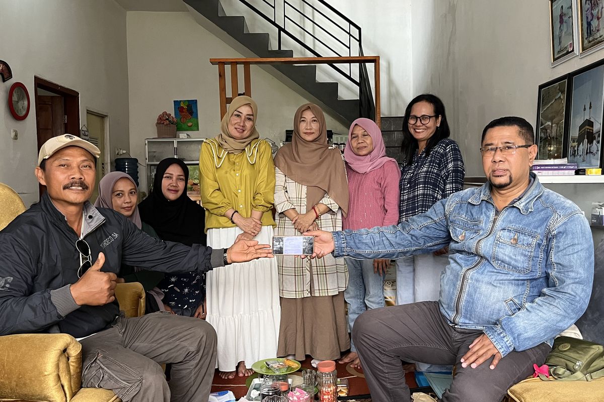 Belasan wali murid SMAN 1 Turen melakukan protes terkait dugaan adanya pungli di sekolah.