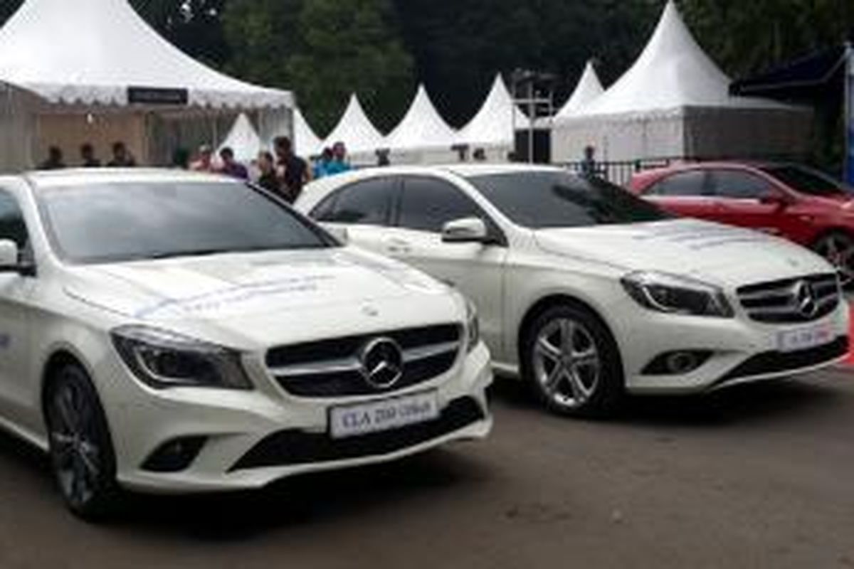 Hampir semua model Mercedes-Benz mendapat promo khusus.