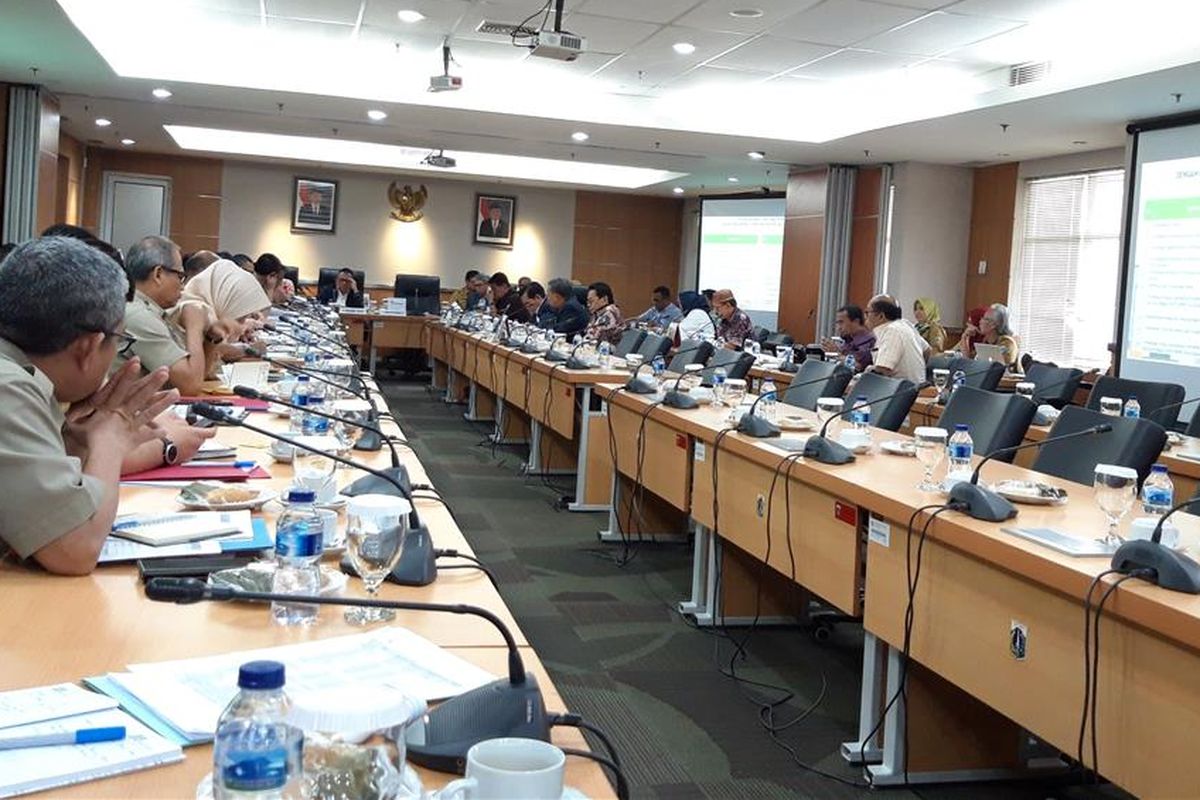 Rapat banggar Kebijakan Umum Perubahan Anggaran Plafon Prioritas Anggaran Sementara (KUPA-PPAS) untuk rancangan Anggaran Pendapatan dan Belanja Daerah Perubahan (APBD-P) DKI 2019 di Gedung DPRD DKI Jakarta, Selasa (12/8/2018).