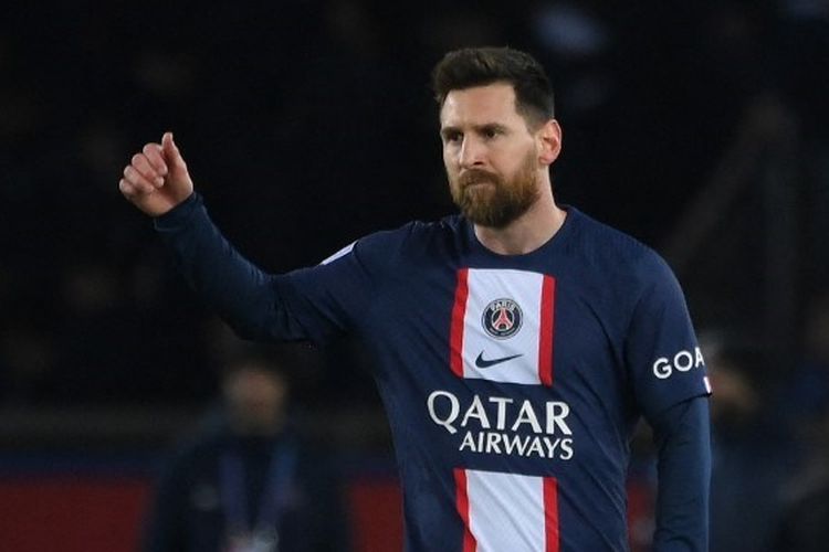 Selebrasi Lionel Messi dalam laga pekan ke-31 Liga Perancis antara PSG vs Lens di Stadion Parc des Princes, 15 April 2023. Terkini, Messi disebut akan menentukan masa depannya dalam beberapa hari ke depan. (Photo by FRANCK FIFE / AFP)