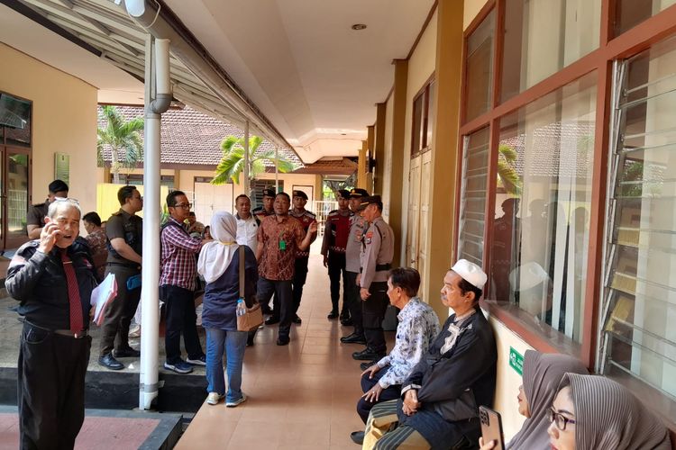 Suasana sidang perdana kasus pengeroyokan anak di Situbondo Jawa Timur pada Kamis (13/6/2024).