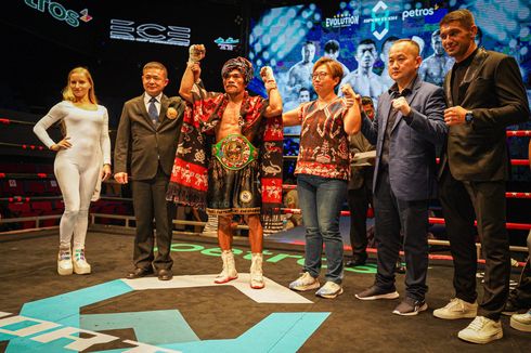 Hebi Marapu Bidik Juara Dunia Usai Rebut Sabuk Kelas Ringan WBC Asia