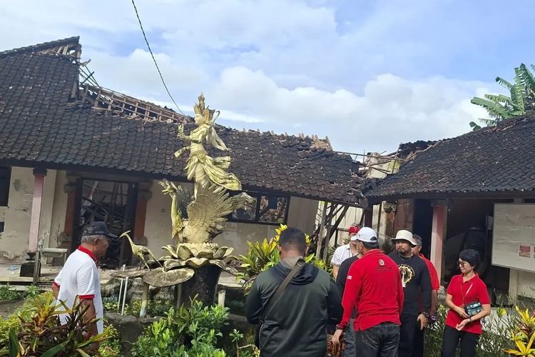 Ruang Kelas Ambruk, 71 Siswa SD di Tabanan Dialihkan Belajar Daring