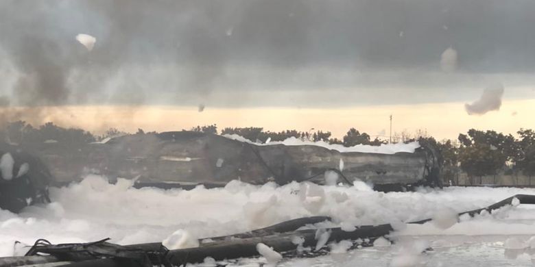 Cari Tahu, Pertamina Padamkan Api di 2 Tangki Kilang Balongan