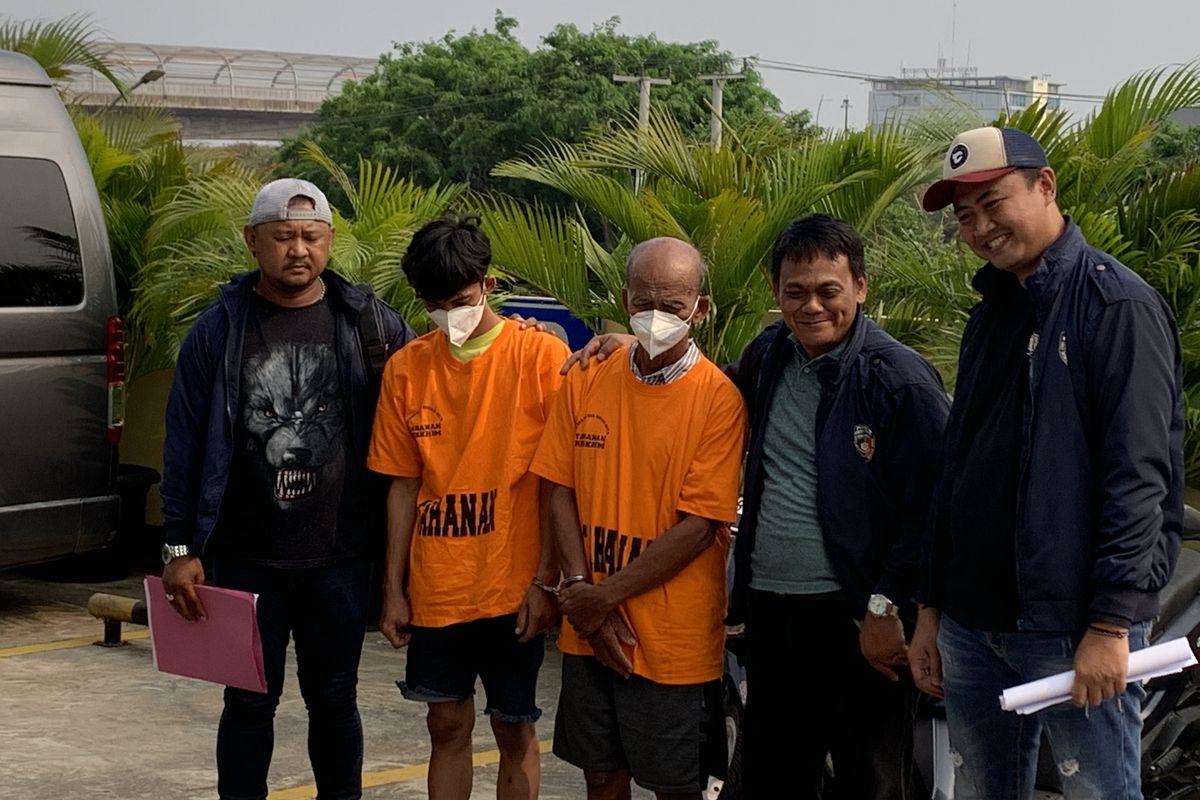 Ayah dan anak berinisial M (65) dan RF (21) menjadi penadah motor curian. Sebelum dijual ke Lampung, kedua pelaku menyimpan motor curian itu di rumah kontrakan mereka di Kampung Cerewet, Jalan Anggrek 1, Kecamatan Bekasi Timur, Kota Bekasi.