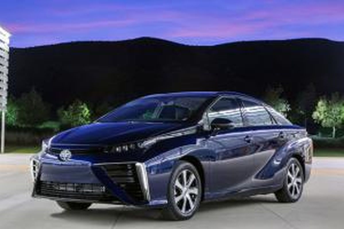 Toyota memperkenalkan model hidrogen pertama, Mirai.