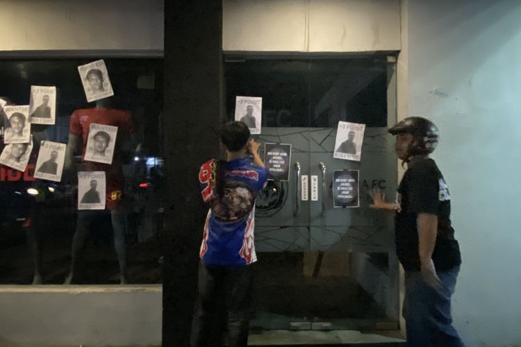 Aremania Datangi Kantor Arema FC Usai Kekalahan dari Persik, Tuntut Evaluasi Tim