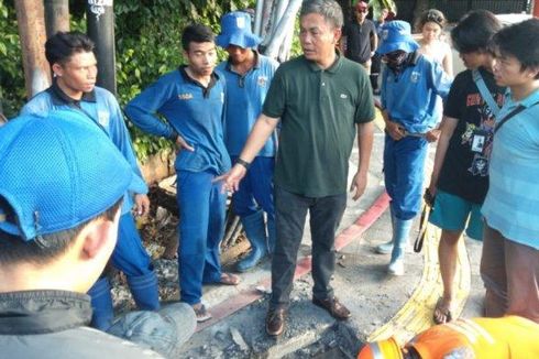 Ketua DPRD DKI Marah Lihat Trotoar yang Direvitalisasi Dibongkar karena Tak Ada Bak Kontrol