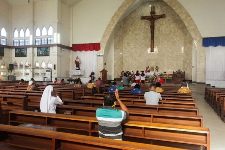 Kelompok gereja menyatakan Injil berbahasa Minang bukan untuk kristenisasi masyarakat Sumatera Barat. 