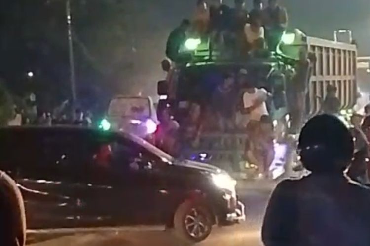Aksi Blokade Sopir Truk Tambang di Parung Panjang Lumpuhkan Lalu Lintas