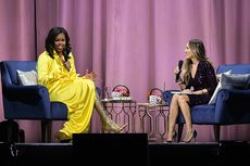 Michelle Obama Mempesona dengan Sepatu Boot Seharga Rp 56,7 Juta