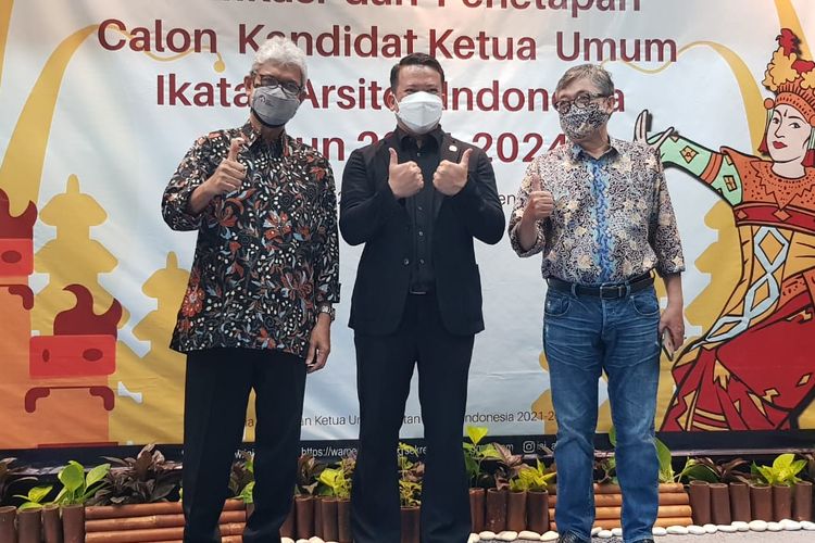 Ketiga calon kandidat Ketua Umum (Ketum) Ikatan Arsitek Indonesia (IAI) yaitu Ahmad Saifudin Mutaqi, Georgius Budi Yulianto, serta I Ketut Rana Wiarcha.