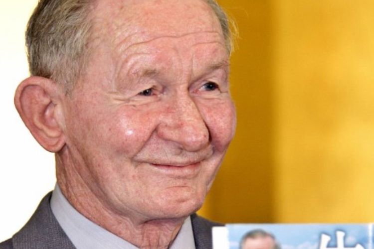 Charles Jenkins saat meluncurkan buku memoarnya pada 2008.