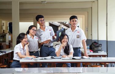 Siswi SMAN di Yogyakarta Diduga Dipaksa Pakai Jilbab oleh Guru ...