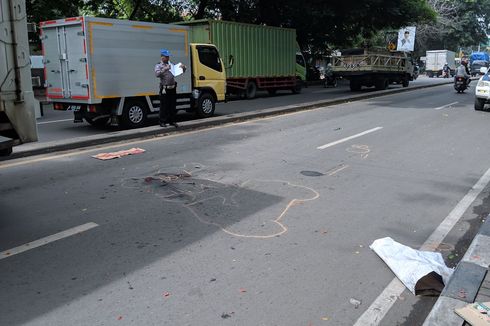 Penumpang Ojol Tewas Terlindas Tronton di Jalan Daan Mogot