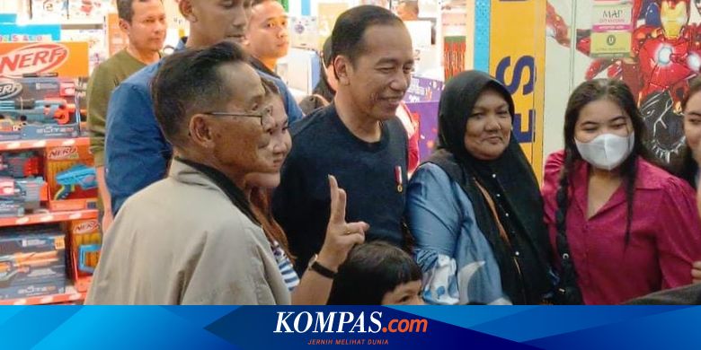 Jokowi Bagikan Momen Shalat Tarawih Perdana Bareng Masyarakat Bogor