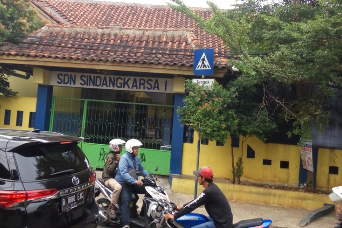 SD Sindangkarsa di Jalan Pekapuran, Sukatani, Cimanggis, Depok yang menjadi lokasi perampokan sepeda motor oleh rampok bersenjata api pada Selasa (10/10/2017).