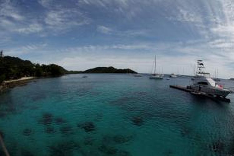 Pantai Gapang, Sabang, Aceh, Selasa (20/9/2011). KOMPAS IMAGES/KRISTIANTO PURNOMO