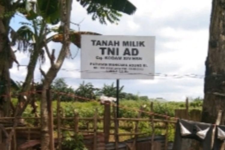 Kodam XIV Hasanuddin menuding oknum anggota Polda Sulsel, Bripka RF menyerobot lahannya yang terletak di kampung Panggentungan Distrik Borongloe Daswati II, Sungguminasa, Kabupaten Gowa, Sulawesi Selatan.