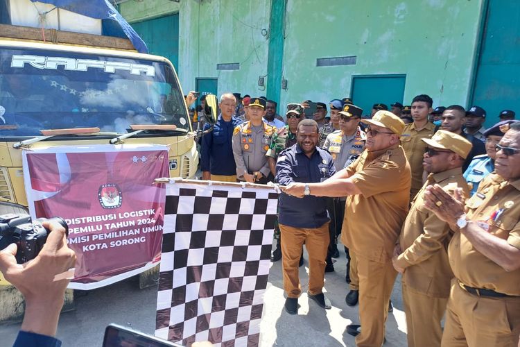 Pj Gubernur Papua Barat Daya Pastikan Distribusi Logistik Pemilu Lancar