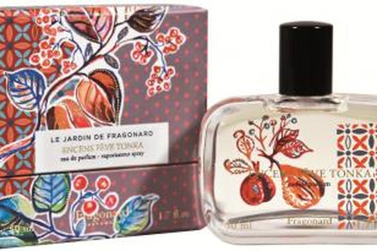 Parfum Fragonard seri Ences yang terdiri dari wangi bergamot, melati, mawar, apel, dan wood.