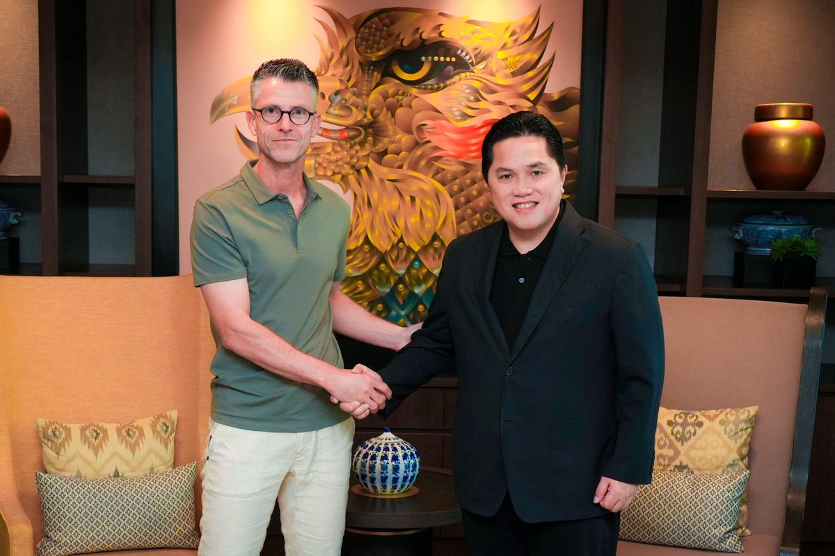Ketua Umum PSSI Erick Thohir resmi menunjuk Frank van Kempen sebagai pelatih kepala baru Timnas U20 Indonesia.