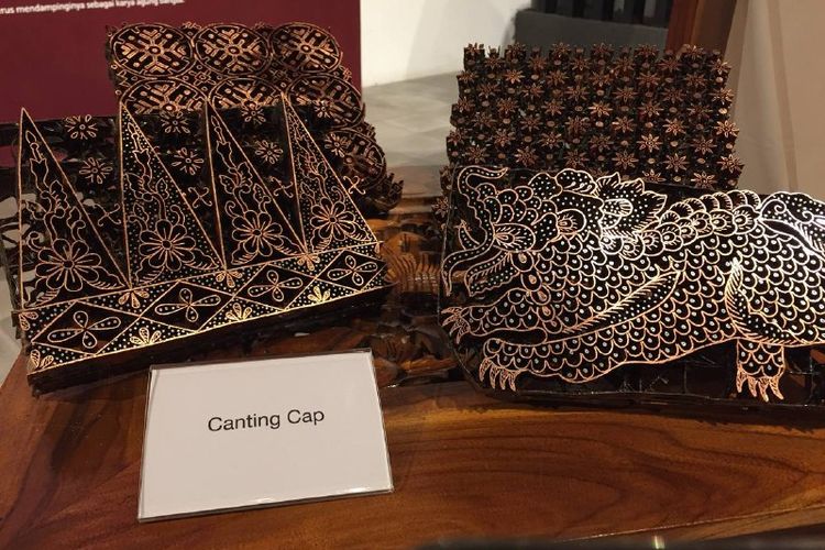 Alat canting cap dalam proses pembuatan batik di Museum Batik Indonesia