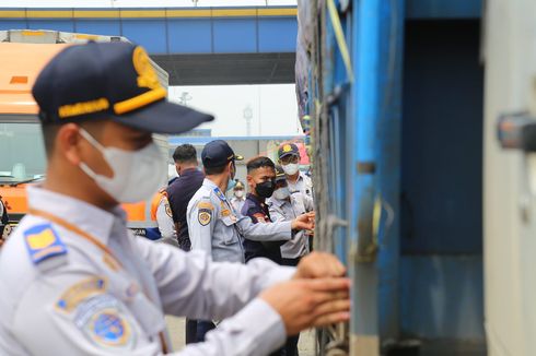 13 Truk ODOL Terjaring Penegakan Hukum di Tol Jakarta-Cikampek