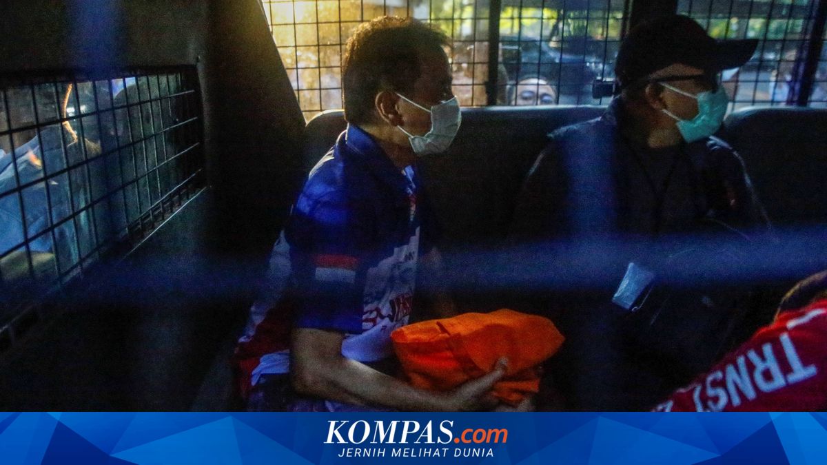 Roy Suryo dan Tifa Dicokok Gegara Ijazah Palsu, Jokowi Mangkas Spekulasi