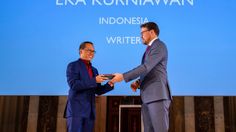 Eka Kurniawan Raih Penghargaan Sastra Internasional di Belanda