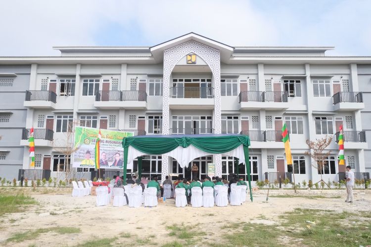 Rumah susun (rusun) Sekolah Tinggi Agama Islam H M Lukman Edy (STAILe) di Kota Pekanbaru, Provinsi Riau, dibangun sebagai asrama plus yang sudah dilengkapi dengan fasilitas belajar lengkap.