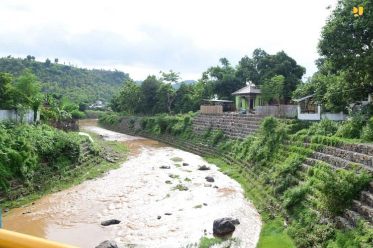 Normalisasi Sungai Padolo dan Melayu di Kota Bima dan Kabupaten Bima, Provinsi Nusa Tenggara Barat.
