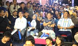 Mendagri Nobar Final Piala Dunia bersama Warga Menteng Tenggulun